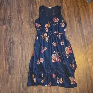 Medium Boho Eyeshadow Floral and Lace Dress